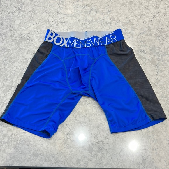 Box Menswear Defined Behind Compression Shorts. Medium - Picture 1 of 4